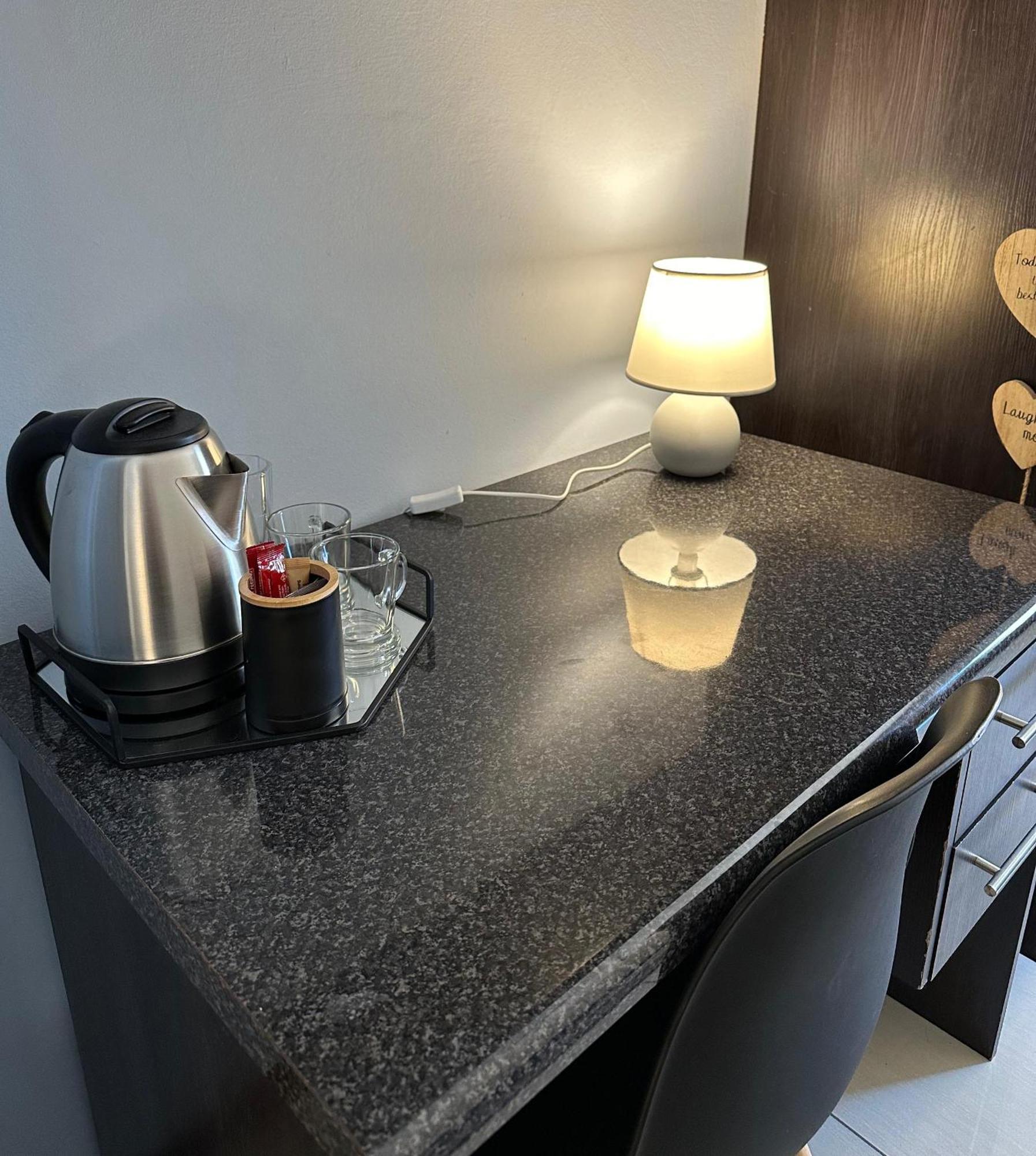 Cora'S Boutique Bed & Breakfast Swakopmund Bilik gambar